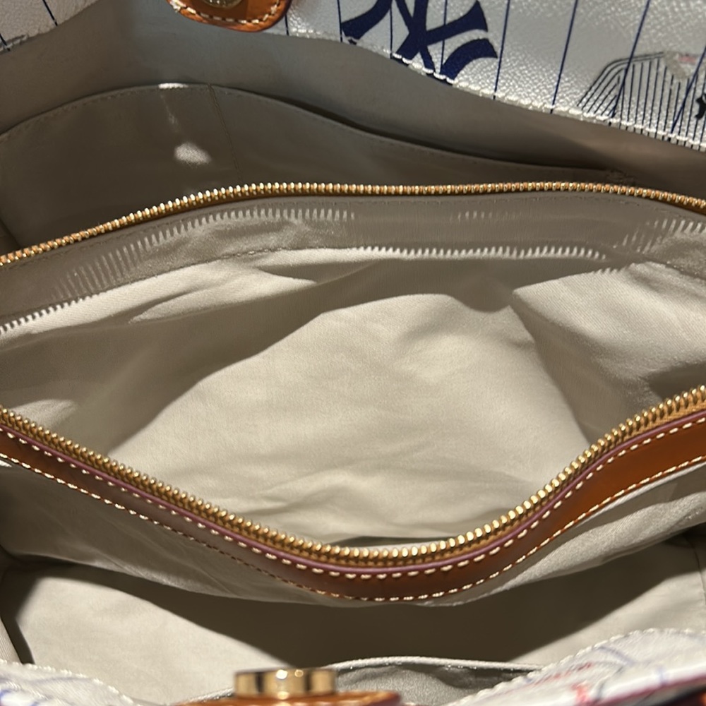 NWT Authentic Yankees Tammy Tote - Picture 10 of 13